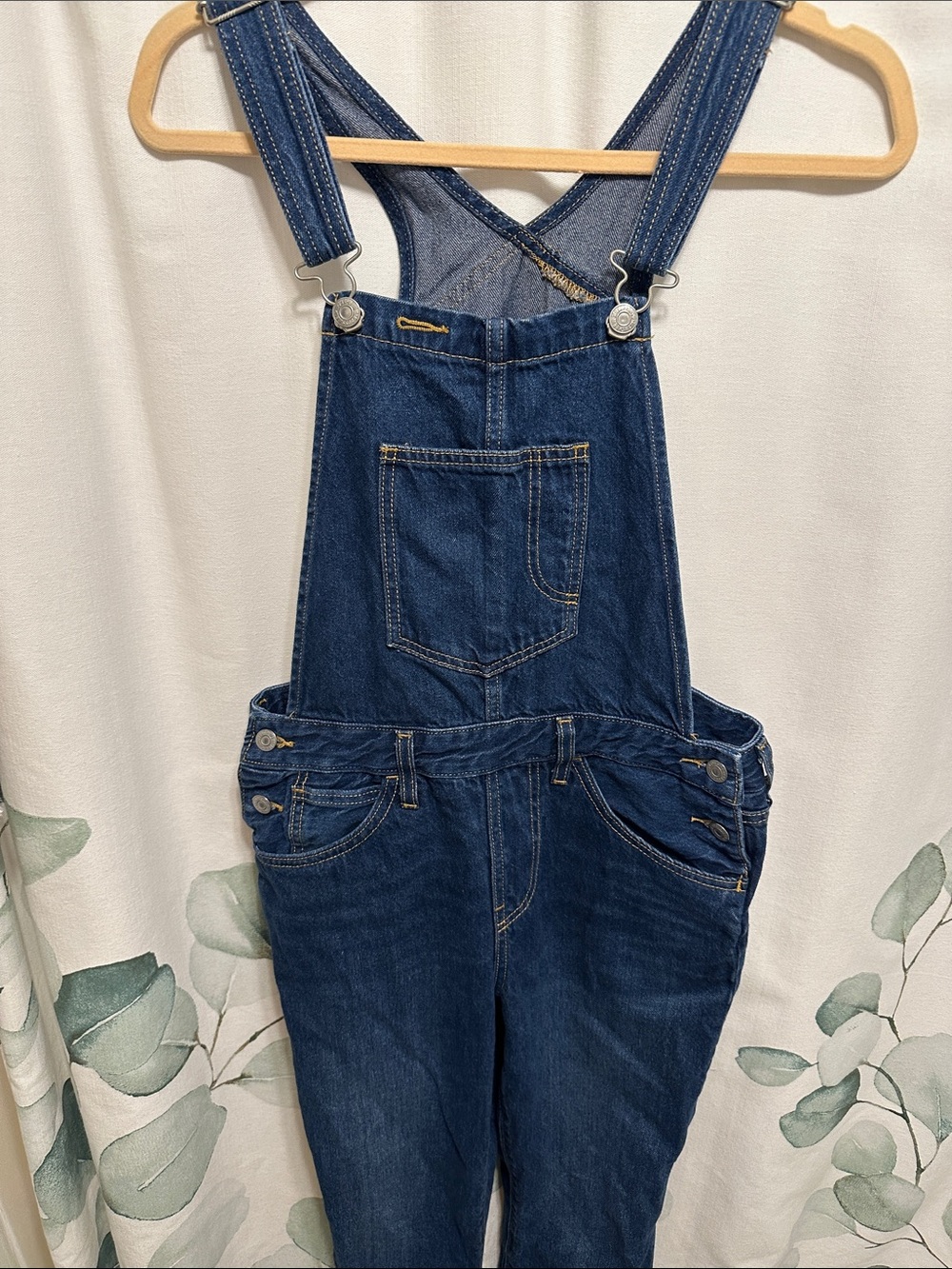 EUC Levi’s Denim Overalls - Dark Blue Women Jeans Overalls